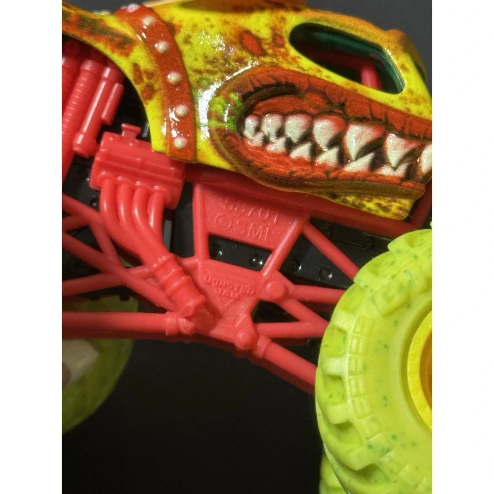 Monster Jam Truck Monster Mutt Rottweiler Zombie Invasion